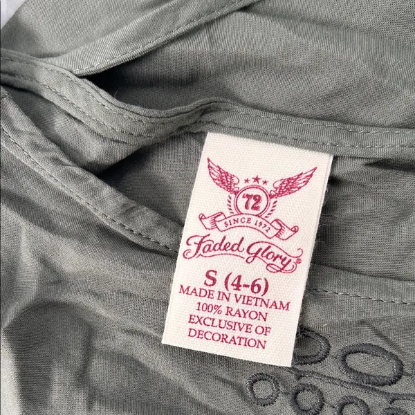 Faded Glory Sage Green Embroidered Blouse - Image 12