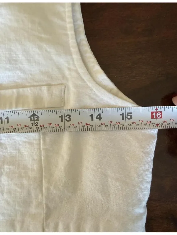 Muy Muy Fancy Collection White Vest Size Small - Image 5