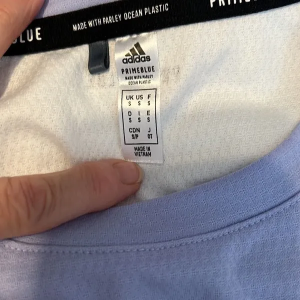 Adidas primeblue size small lavender front longer white back cap sleeves GUC - Image 10