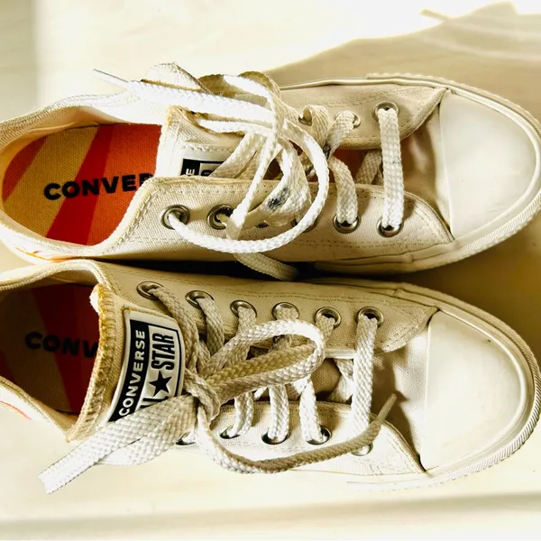 Ivory Converse sneakers with vibrant sun & rainbow side embroidery. - Image 2