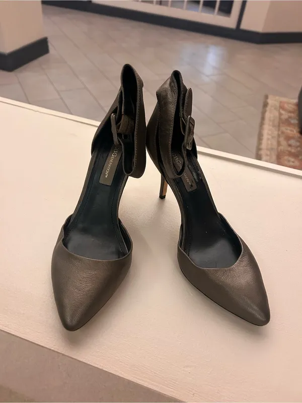BCBGeneration Metallic Dark Gray Pointed-Toe Ankle-Strap Heels 10 M - Image 4