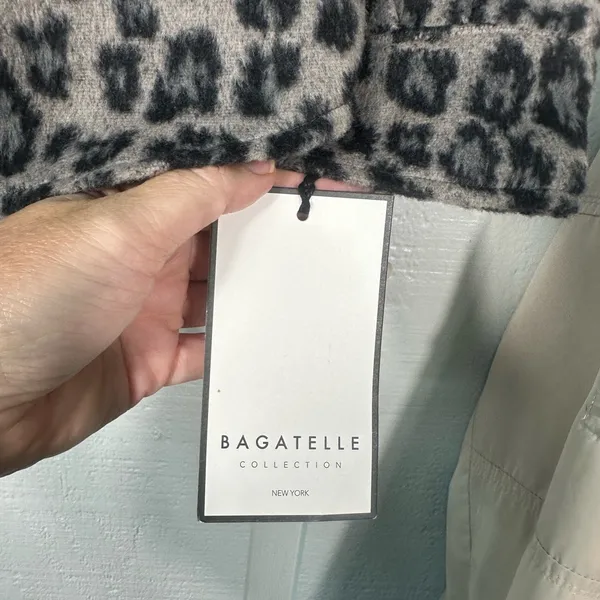 Bagatelle Gray Animal Print Wool Button Down Shacket Size XS EUC - Image 4