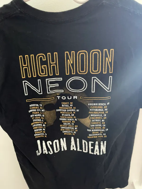 Jason Aldean Concert tee Size M - Image 2