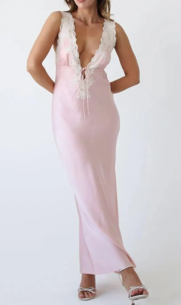 Revolve Rumored venice pink lace maxi dress. Size Medium - Image 3