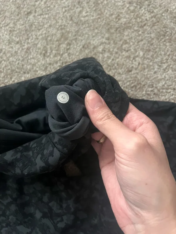Lululemon Jacket Full-Zip and leggings - Image 3