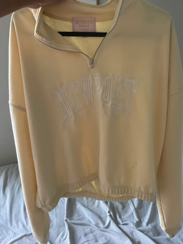 Francesca’s Sweatshirt  - Image 2