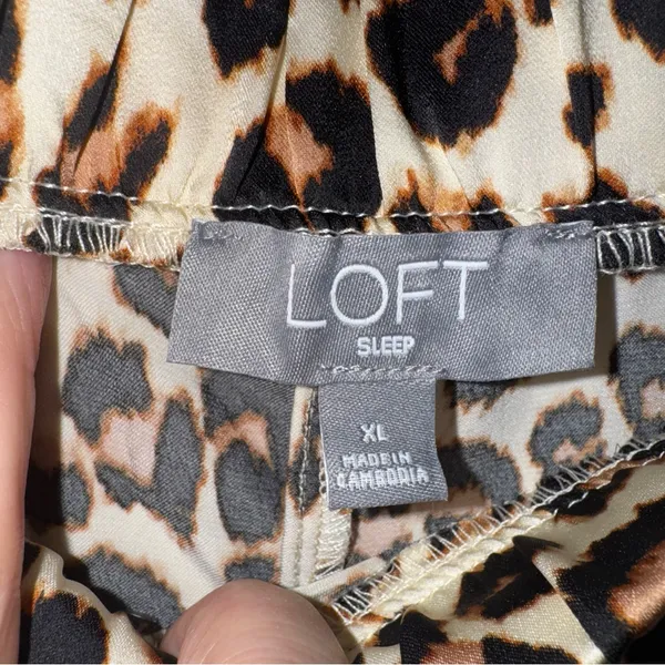 Loft Sleepwear XL 2 Piece Long Pajama Set Satin Notch Collar‎ Leopard Print - Image 7