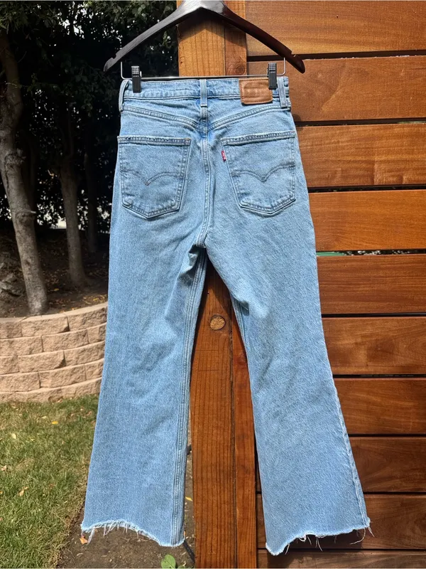 Levi’s 70s High Flare Jeans Size 27 High Rise Flare Raw Hem Light Medium Wash - Image 8