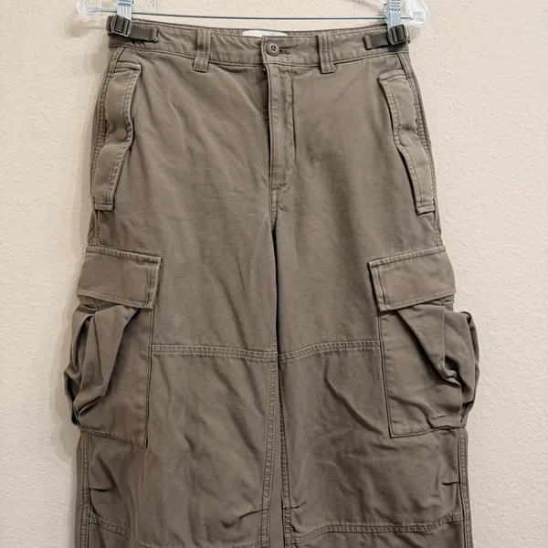 Aritzia TNA Highland Cargo Pant Oversized Cotton Cargo wide Leg Army Green‎ - Image 4