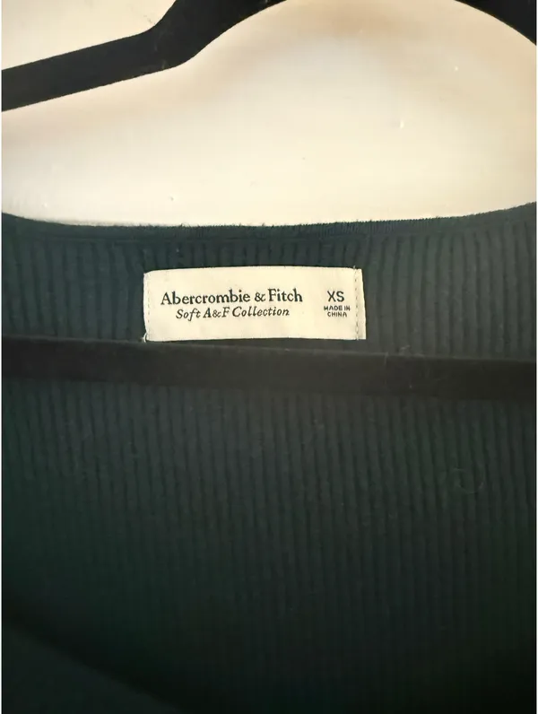 Abercrombie & Fitch Green Long Sleeve Sweater - Image 2