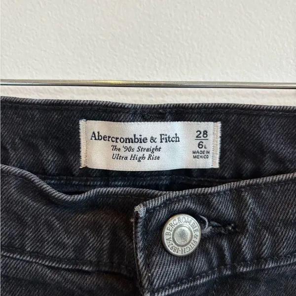 Abercrombie & Fitch The 90's Straight Ultra High Rise Distressed Black Jeans 6L - Image 6