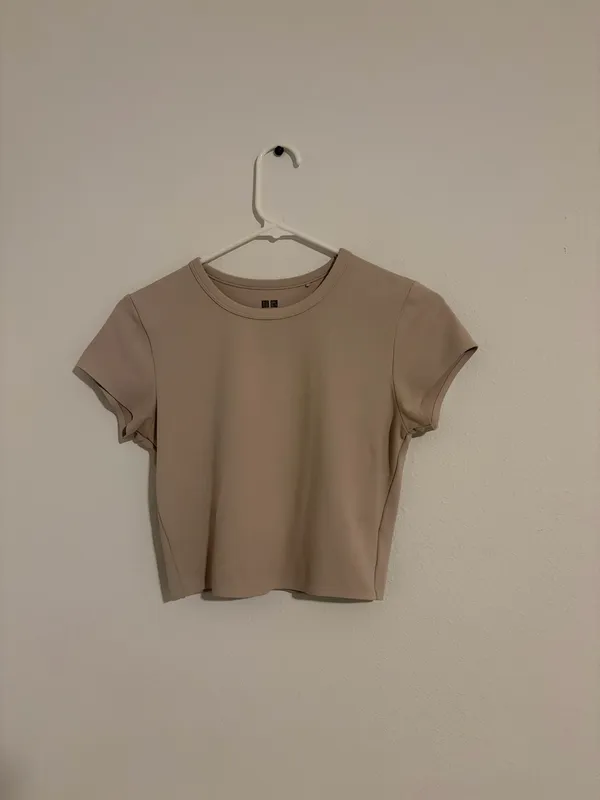 Uniqlo Short Sleeve Shirt - Image 3