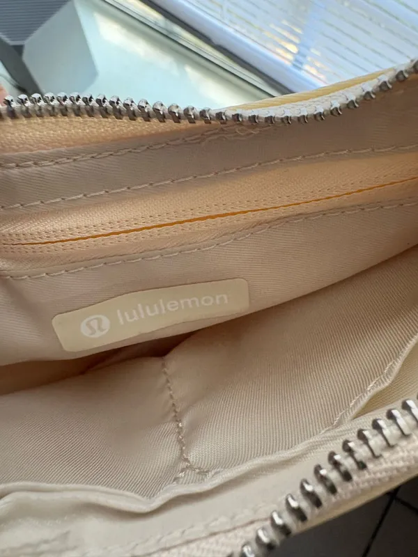 Lululemon bag nwtg  - Image 4