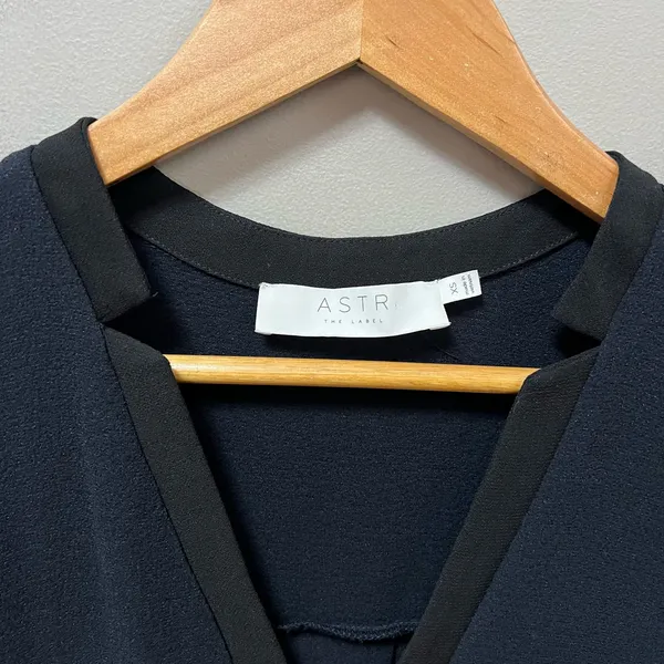 ASTR the Label V Neck Shift Dress‎ size XS - Image 3