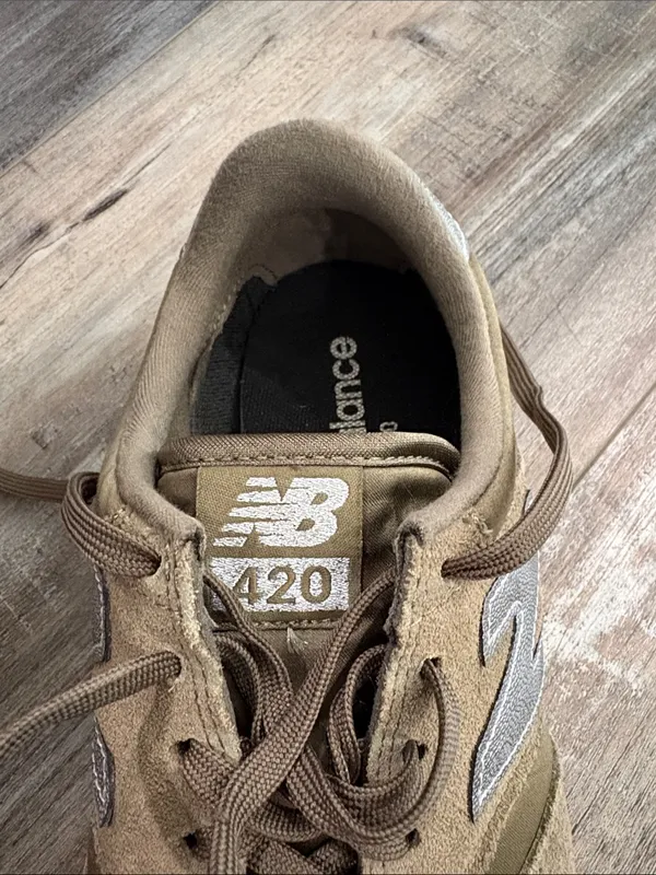 New Balance 420 olive green and silver 7.5 - Image 10