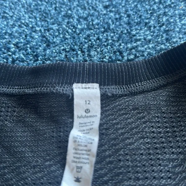 Lululemon Swiftly Breathe Short Sleeve Camo Vented Camo Black / Asphalt Grey - Image 6