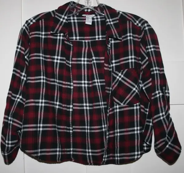 Forever 21 Burgundy and Navy Plaid Cropped Flannel - Image 4