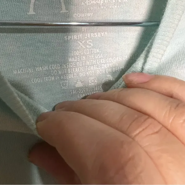 Spirit Jersey Disneyland Resort‎ Aulani Resort Tie-Dye Puff Print Iconic Shirt - Image 7