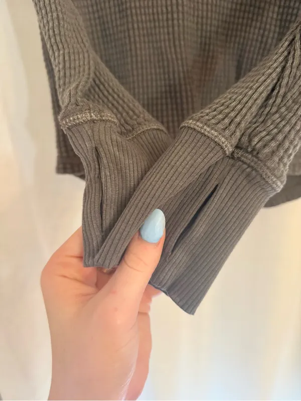 OFFLINE By Aerie Wow! Waffle Notch Neck Long Sleeve T-Shirt Smoked Gray XS - Image 6