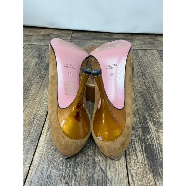 Escada Tan Suede Pointed Toe Pumps Patent Heel Accent Made in Italy Size 8.5 - Image 4