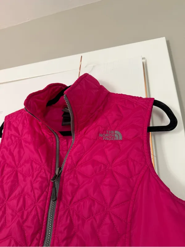 The North Face Fuscia Pink Puffer Vest - Image 3