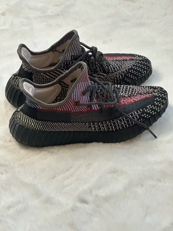Yeezy 350 Boost V2 Adidas Sneakers Size 9 Men’s - Image 3