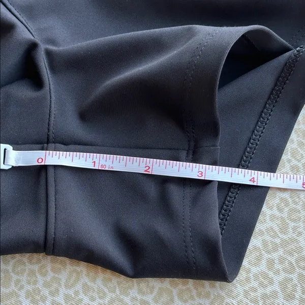 NWOT Old Navy Active Powersoft Women's Black athletic gym workout Shorts S - Image 10