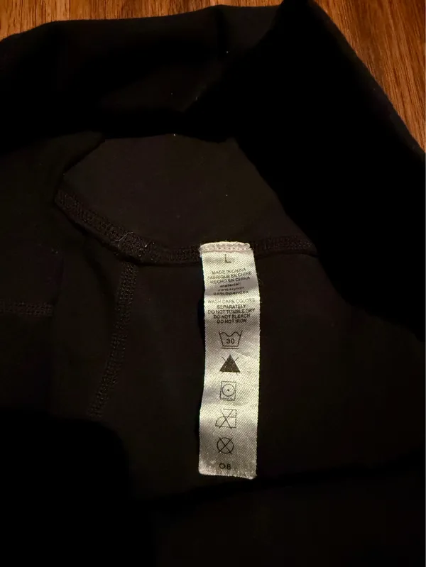 Black athletic shorts with pockets Size L - Image 4
