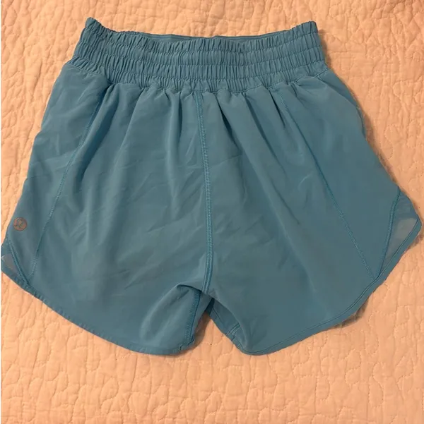 Lululemon Ocean Wave Hotty Hot Shorts 💙🩵 - Image 2