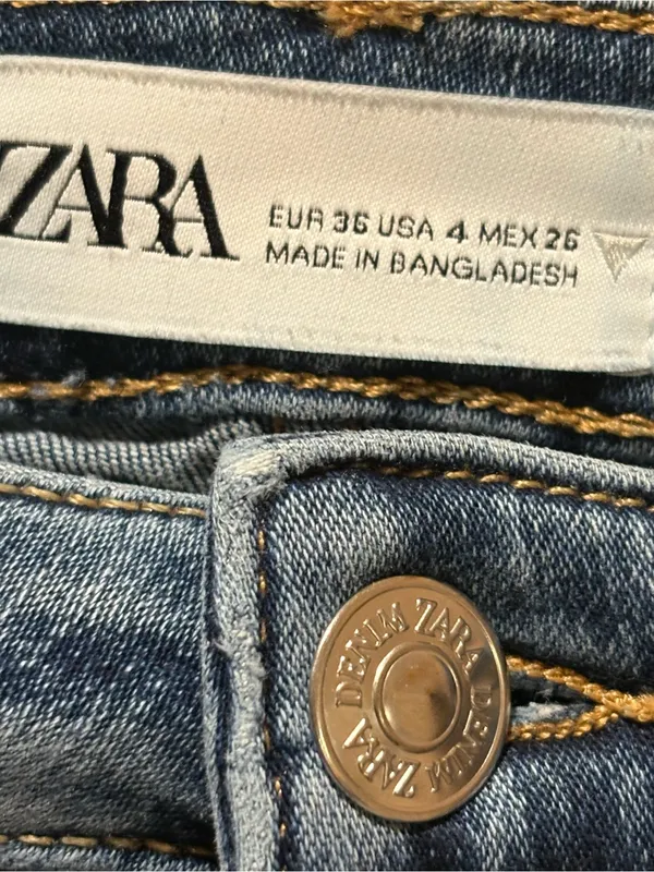 Zara Women's Medium Blue Bootcut Jeans - Image 3