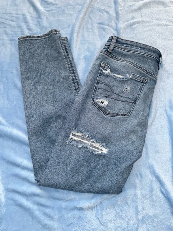 American Eagle Mom Jeans - Image 2