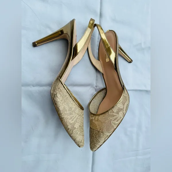 Guess Elegant Gold Lace Women’s Heels - Image 5