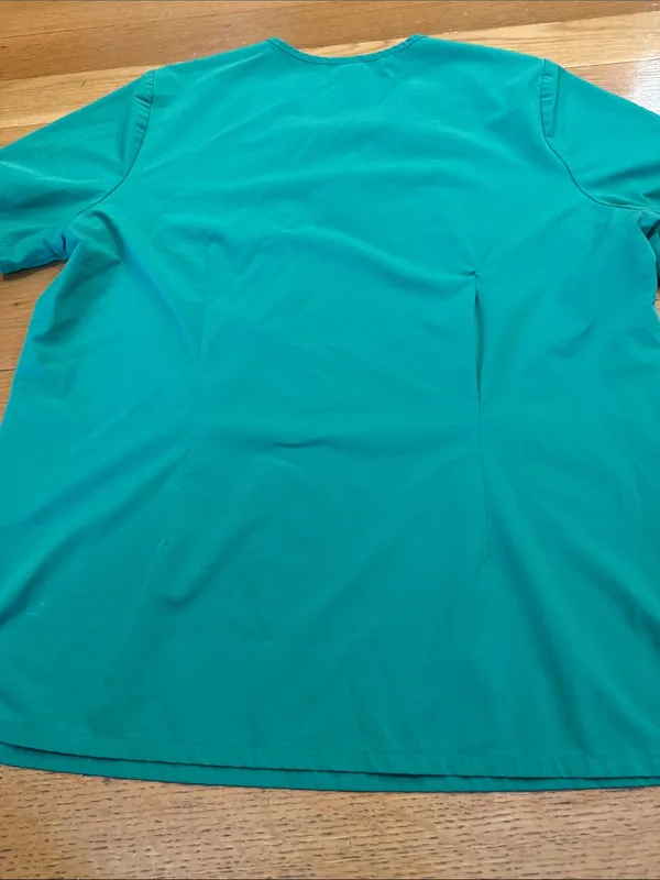 Figs women Catarina Kelly green scrub top size XlArge . - Image 7