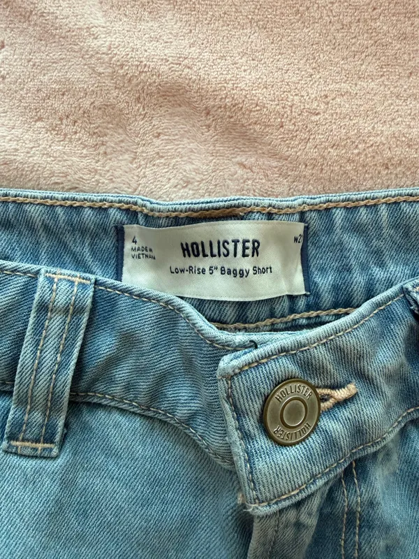 Hollister Low-Rise Jean Shorts - Image 4