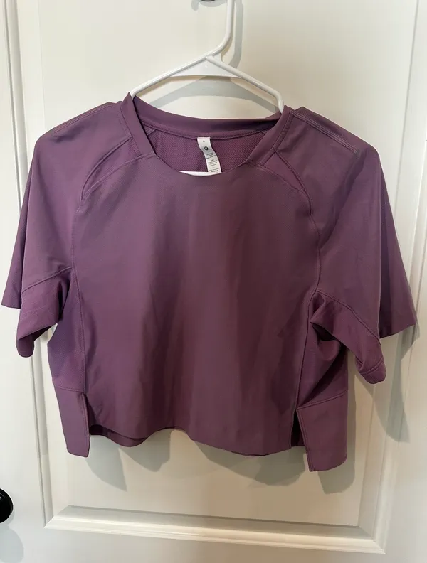 Lululemon cropped shirt - Image 3