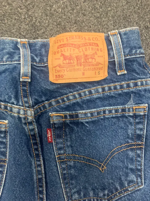 Vintage 550 Levi's jeans - Image 3