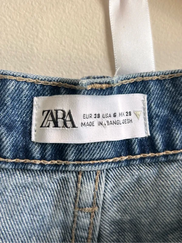 ZARA High Rise Straight Leg Jeans Medium Wash Size 6 (US 6 / EUR 38) - Image 4