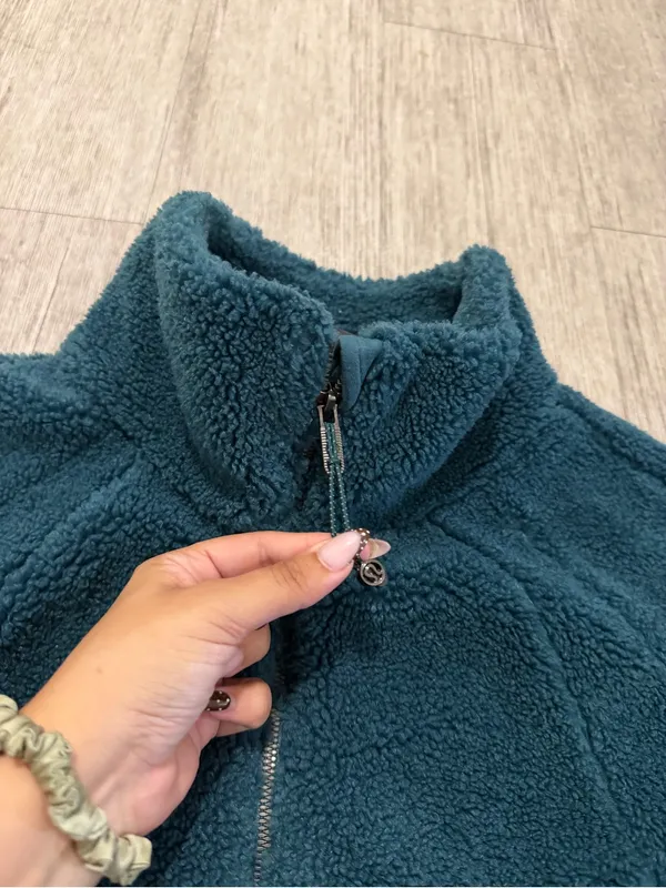 Lululemon Scuba Oversized Cropped Fleece Funnel Neck - Image 2