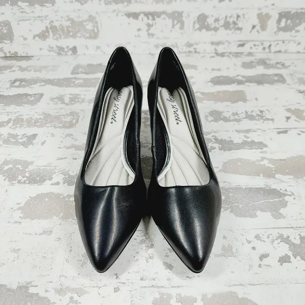 easy street Black Pointed-Toe Kitten Heel Pumps - Image 3