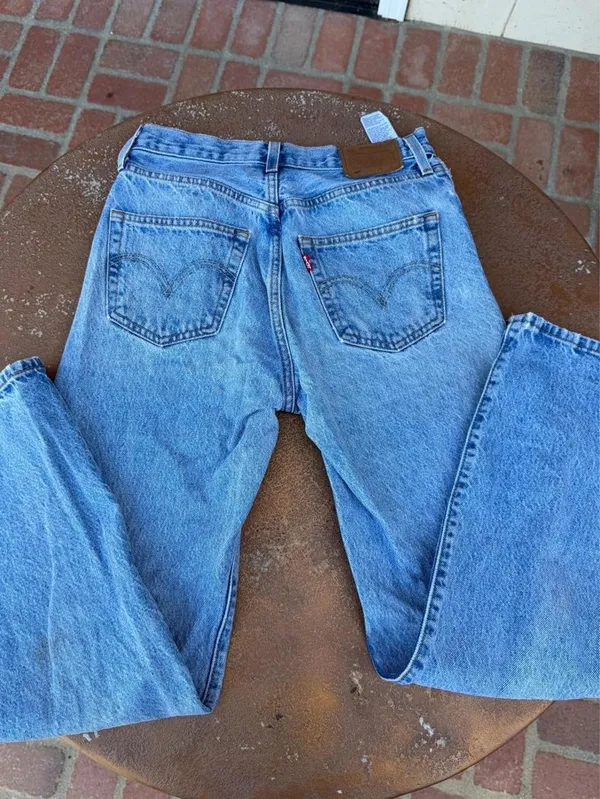 Levi's blue straight leg 501 jeans Size 25x30 - Image 3