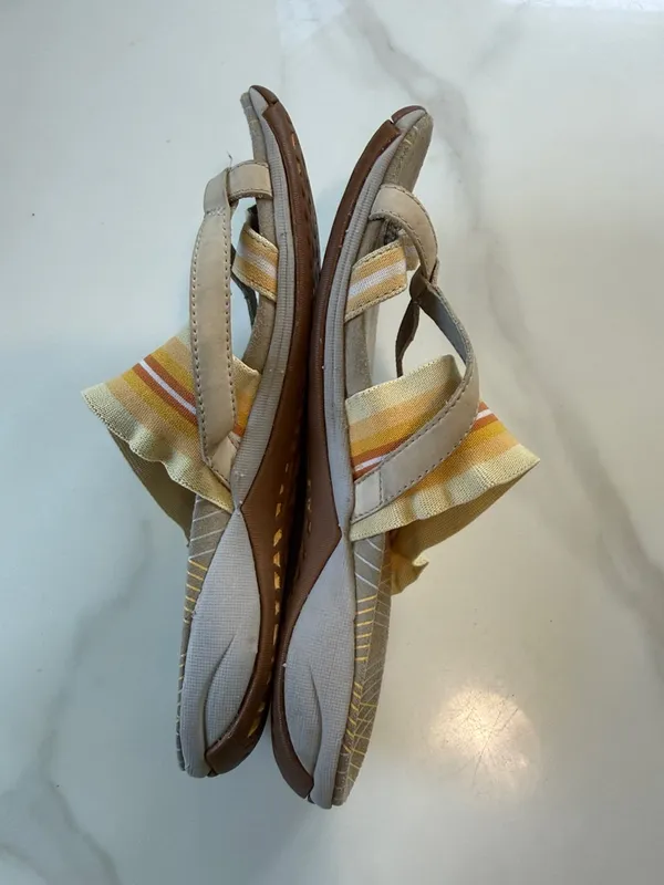Merrell Women's Tan and Yellow Striped Slip-On Sandals - Image 7