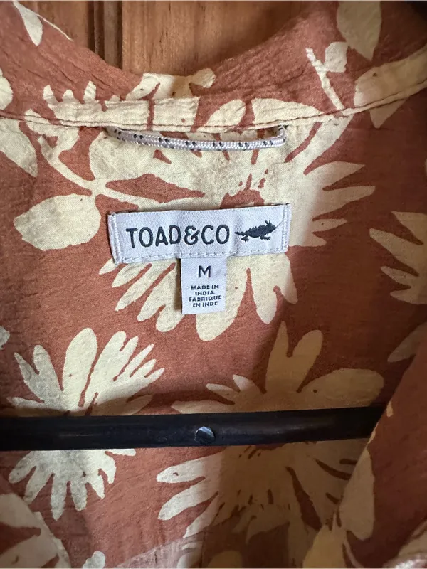 Toad&Co Rust and Cream Floral Button - Image 6