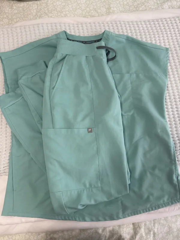 Fabletics Scrub Set XS - Image 4
