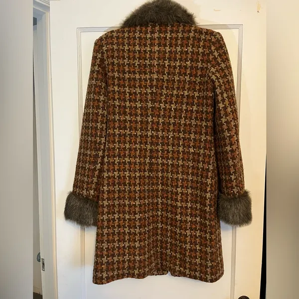 Frenchi coat with fur color Brown Size L - Image 3
