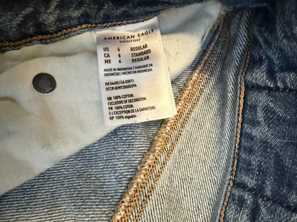American Eagle 90s Boyfriend Jeans - Image 5