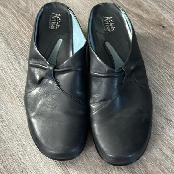 Clarks Artisan Collection Slip On Shoes Size 11 Medium - Image 2