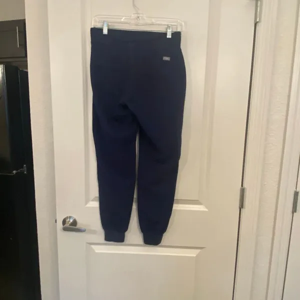 Figs scrubs Joggers women’s size XS/P - Image 4