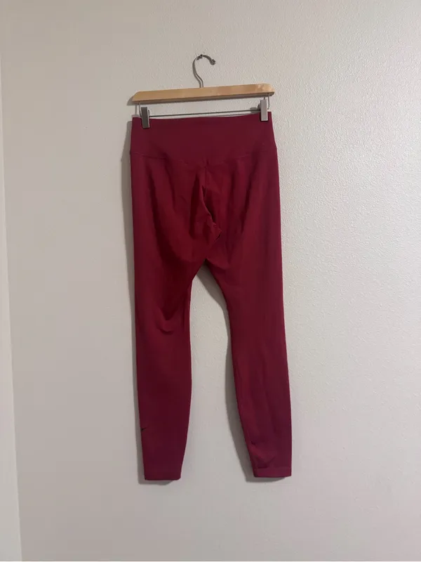 Nike Rust Red Dri-FIT leggings - Image 3