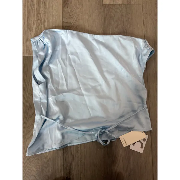 Commense Minimalist Satin One Shoulder Off Knotted Blouse Light Blue NWT Large - Image 4