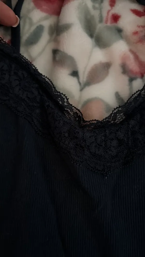 Hollister Lace Trim Tank Top - Image 2
